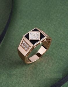 Black and Gold Ring with precious diamonds setting