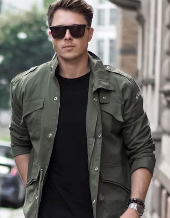 15 Mind-blowing Black Jeans Outfits For Men