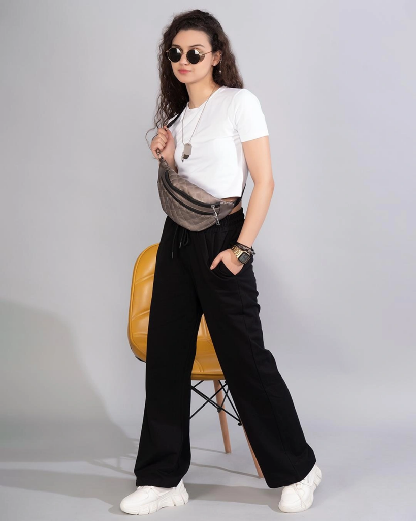 Women's Black Relaxed Fit Cargo Pants