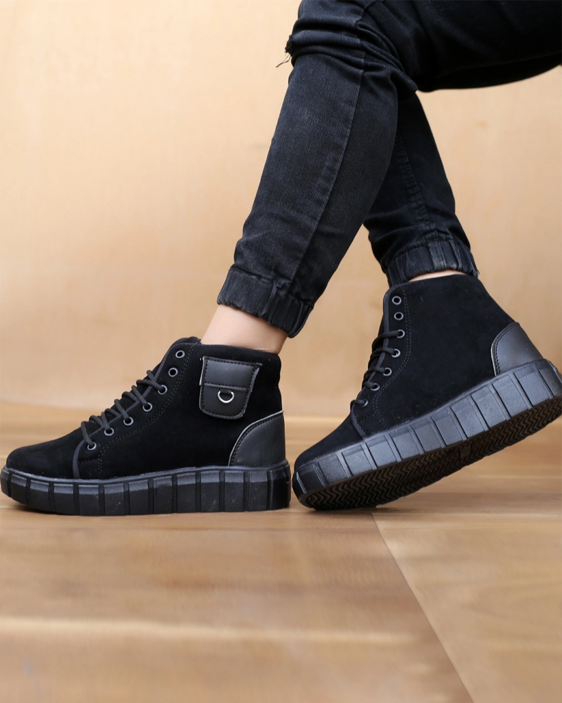 Women's Black Sneakers
